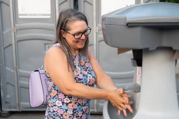 Best Portable restroom trailer rental  in Deatsville, AL